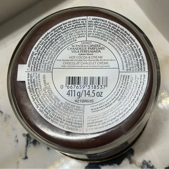 Bath & Body Works 3 Wick Candle - Hot and Cocoa Cream - Picture 4 of 5